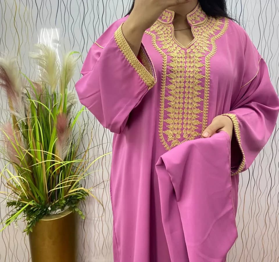 Boubou Marocain Femme Brodé – Tenue Élégante avec Broderies Dorées - Image 1