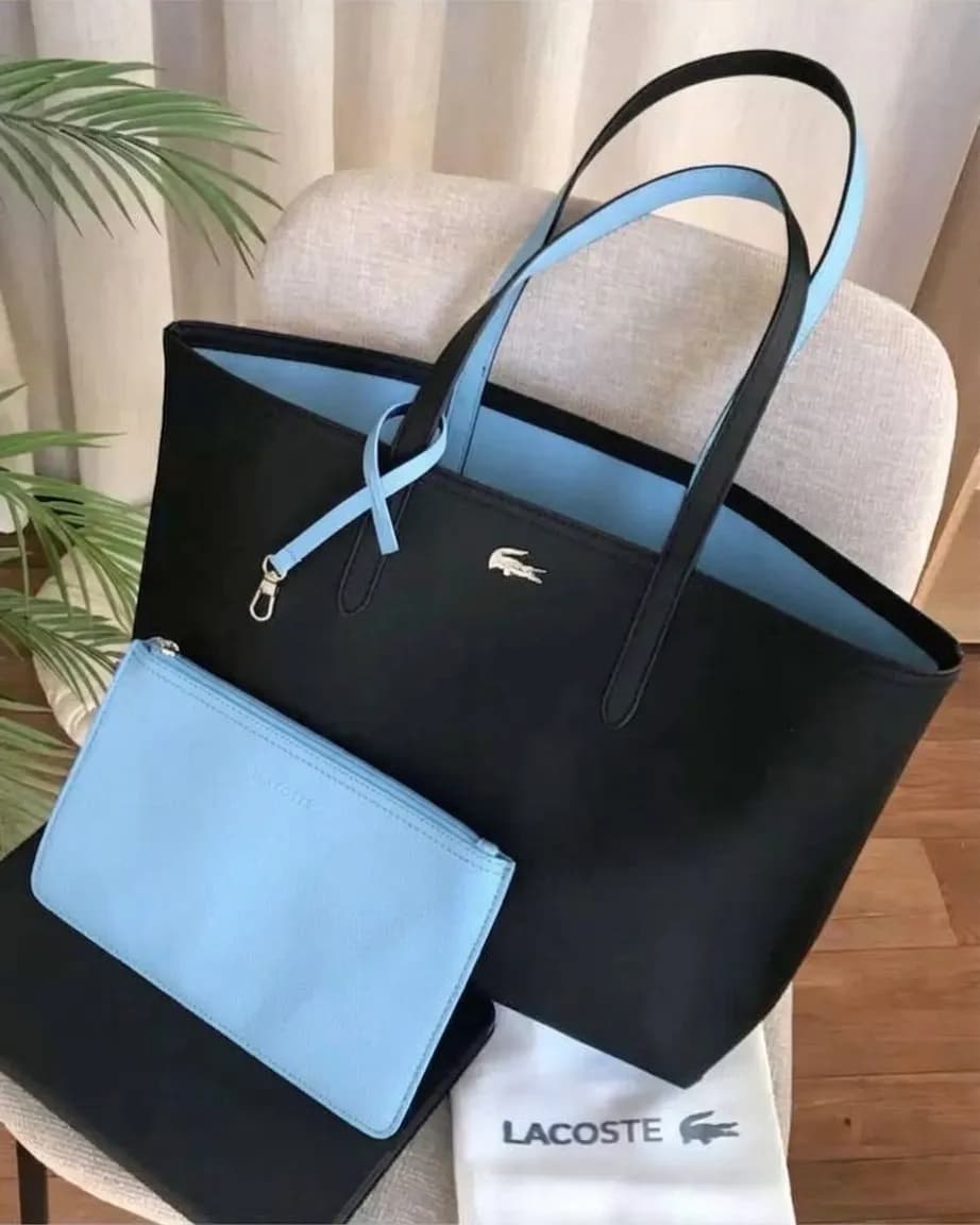 Le produit sac lacoste double face noir Bleu ciel