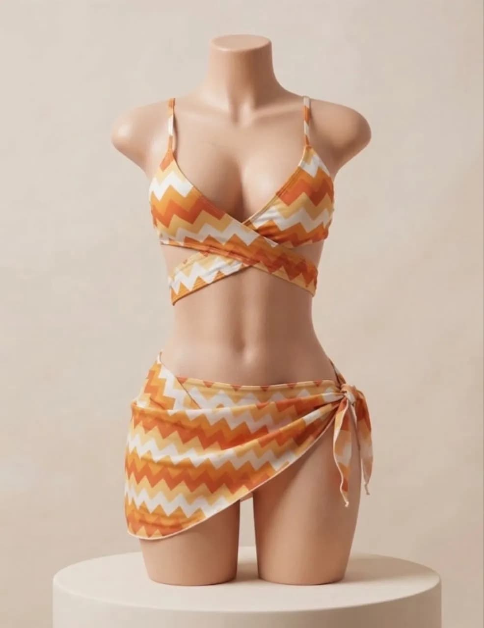 Le produit Maillot de Bain Femme 2 Pièces avec Paréo