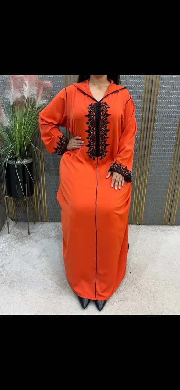 Le produit Boubou Marocain Femme Brodé avec Capuche- Taille standard