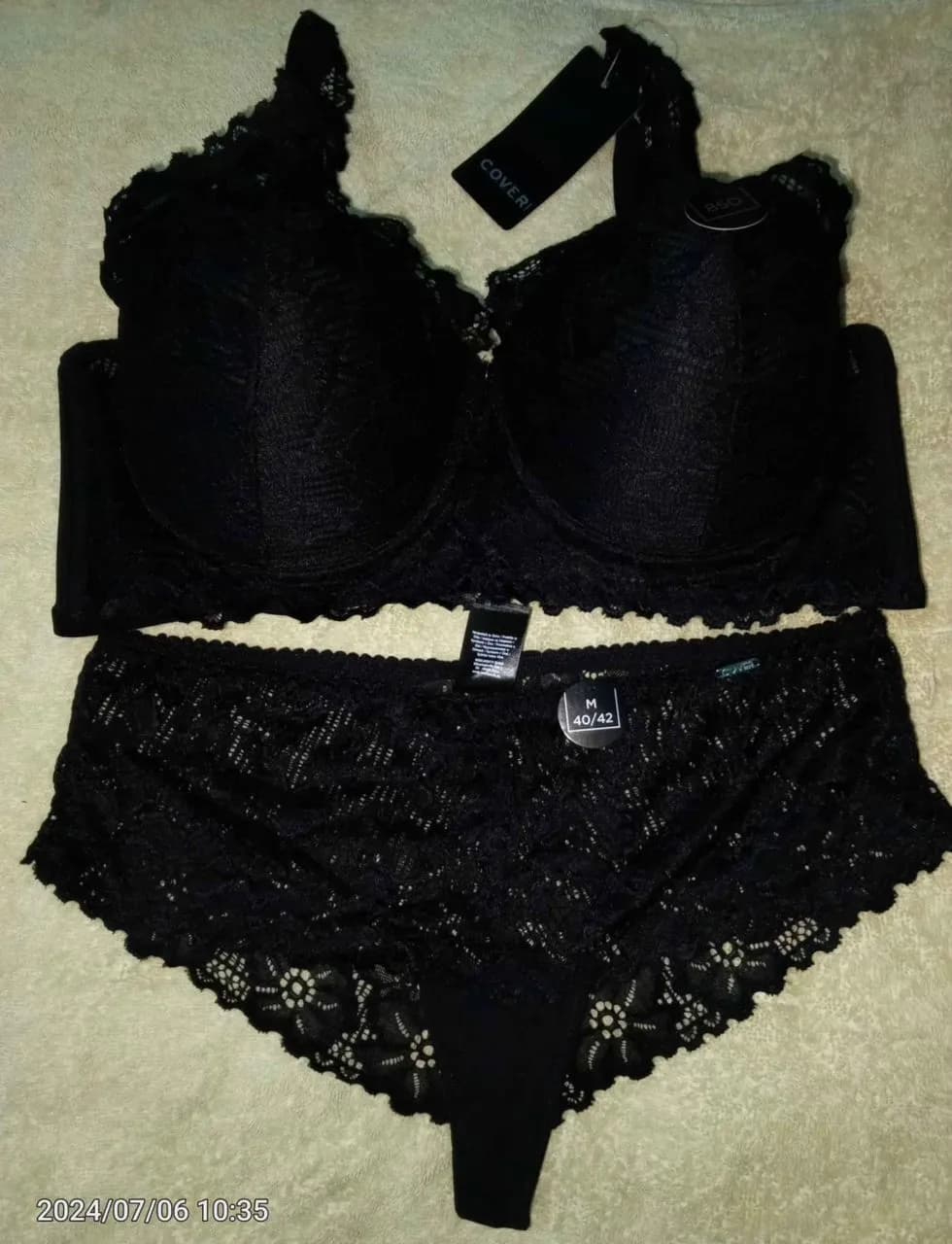 Ensemble lingerie femme en dentelle noire- soutien-gorge et culotte taille haute - Image 1