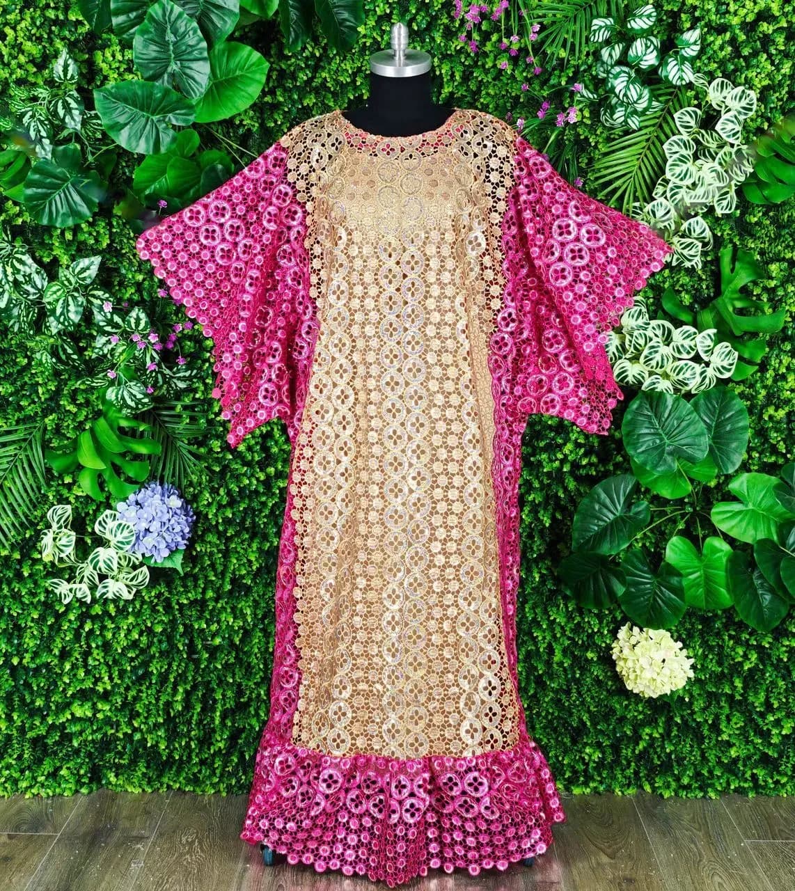 Robe Longue en Dentelle Brodée – Bimatière Gold & Rose Fuchsia - Image 1