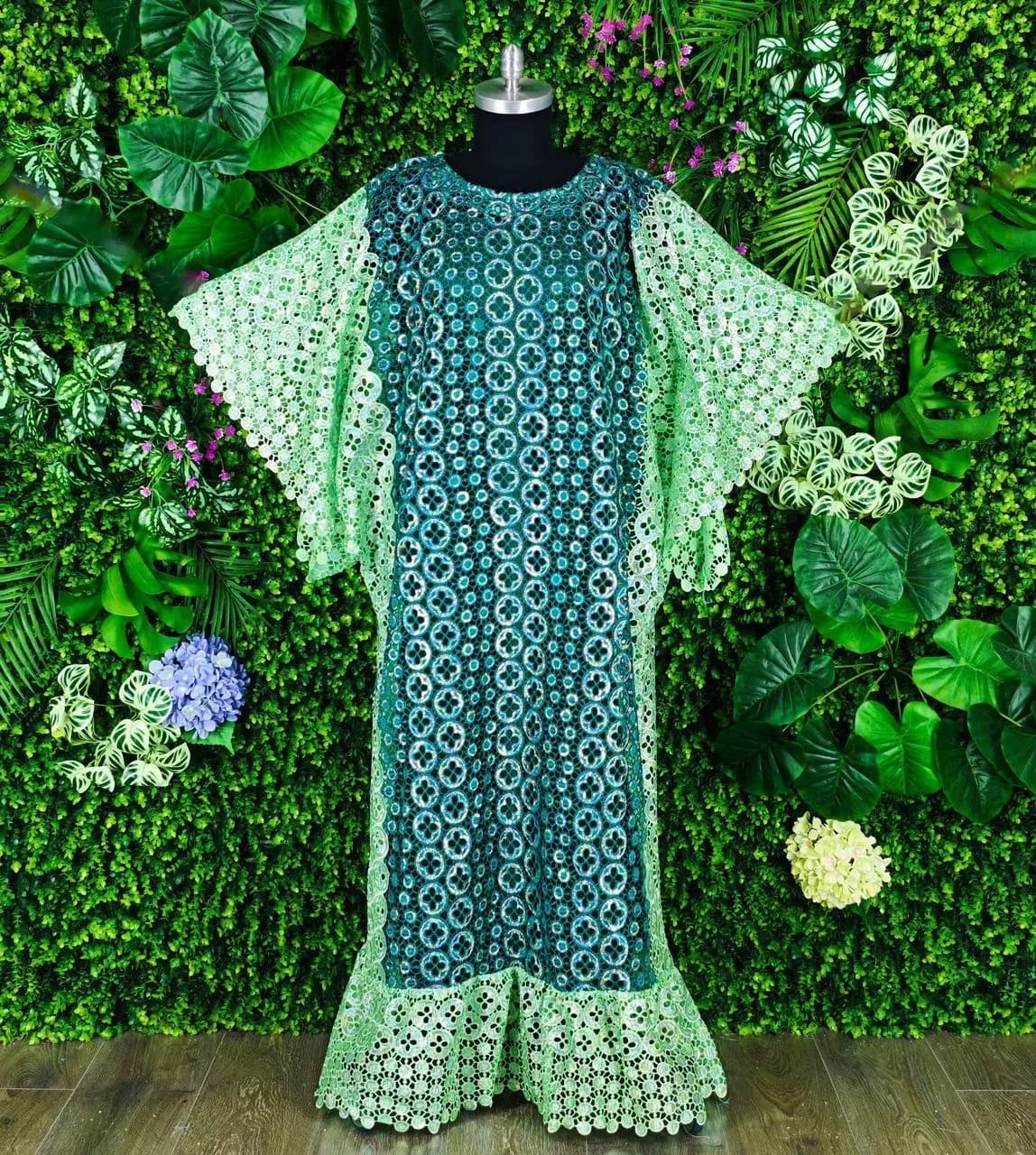 Robe longue en dentelle brodée pour femme voilée – Élégante, ample et chic vert et bleu turquoise - Image 1