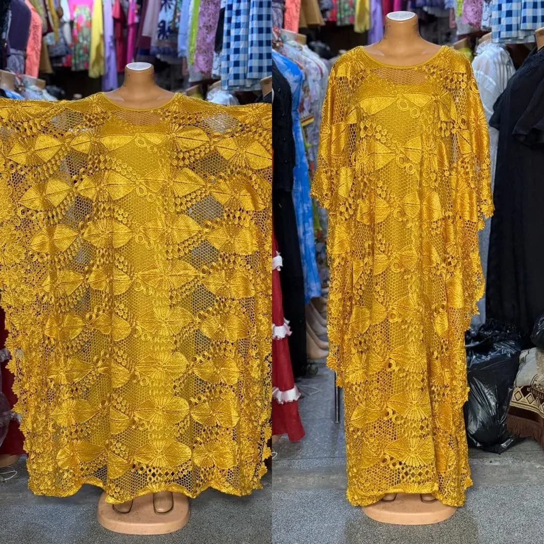 Robe longue en dentelle-Dorée lumineux - Image 1